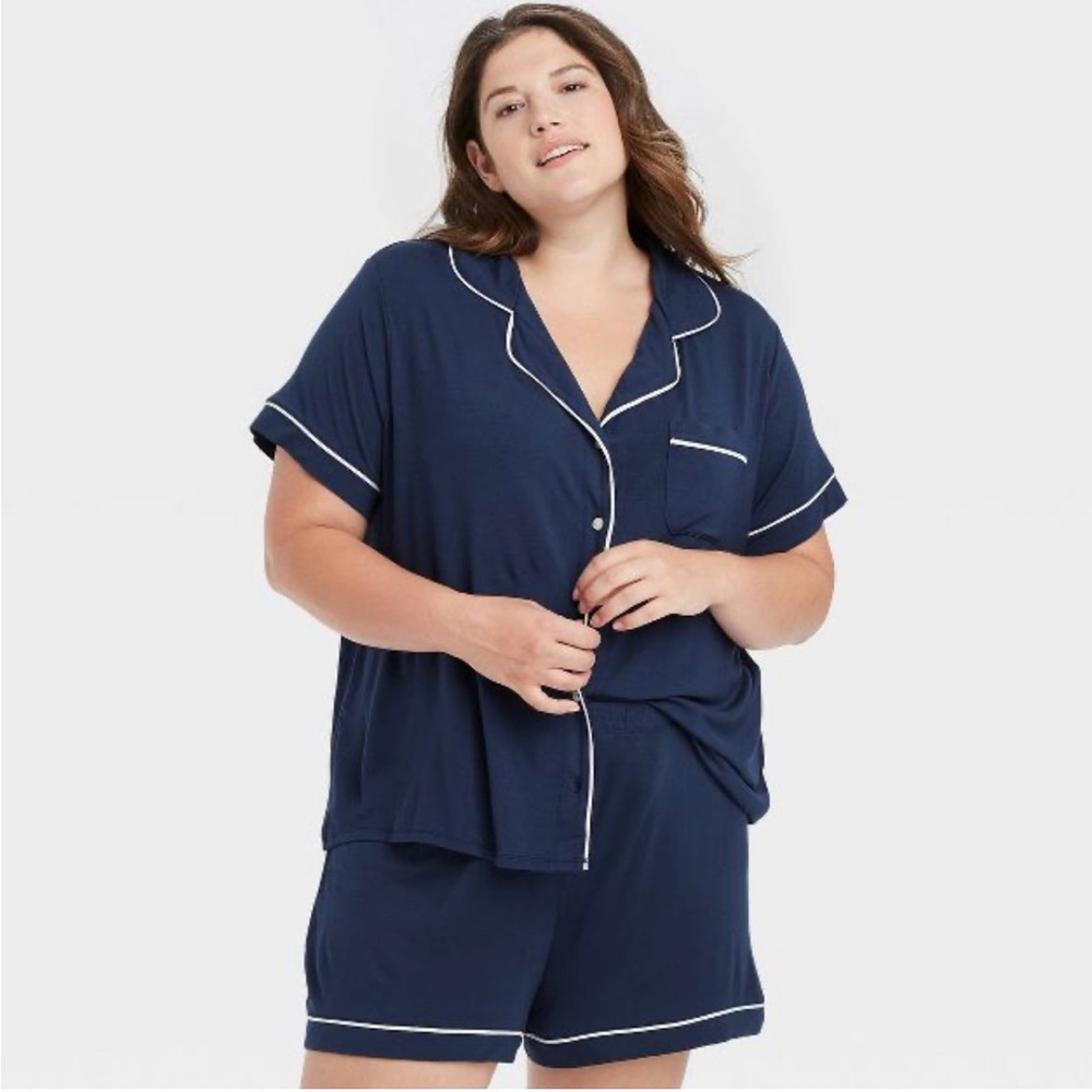 ‼️NWT‼️ Beautifully Soft Short Sleeve Top and Shorts Pajama Set - Stars Above™